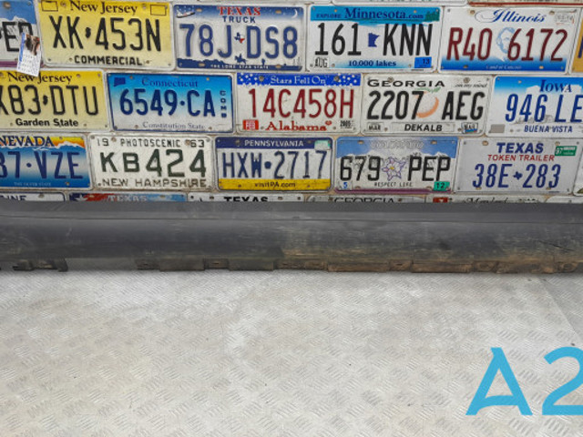 Накладка на порог правая 51777210080 BMW