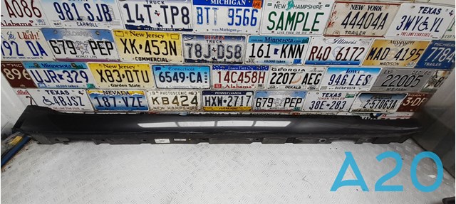 Накладка (молдинг) порога наружная правая 51777225838 BMW