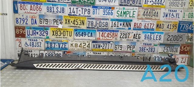 Накладка наружняя (молдинг) порога, правый 51777294380 BMW