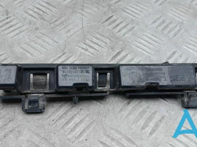 Кронштейн наружной накладки порога левой 51777294887 BMW