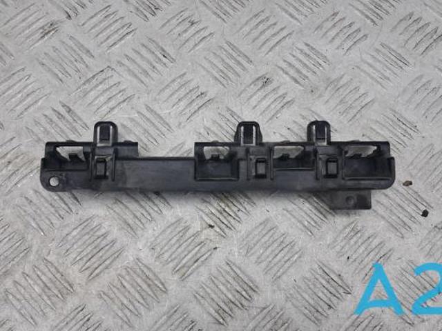 51777428036 BMW Кронштейн наружной накладки порога правой купить в Полтава