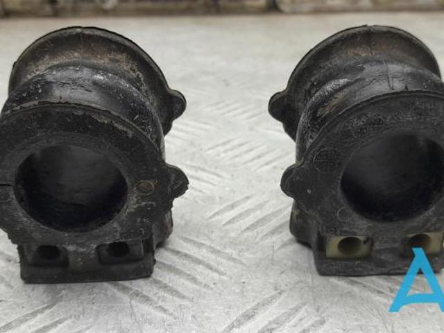 Втулка переднего стабилизатора 546135AA0A NISSAN
