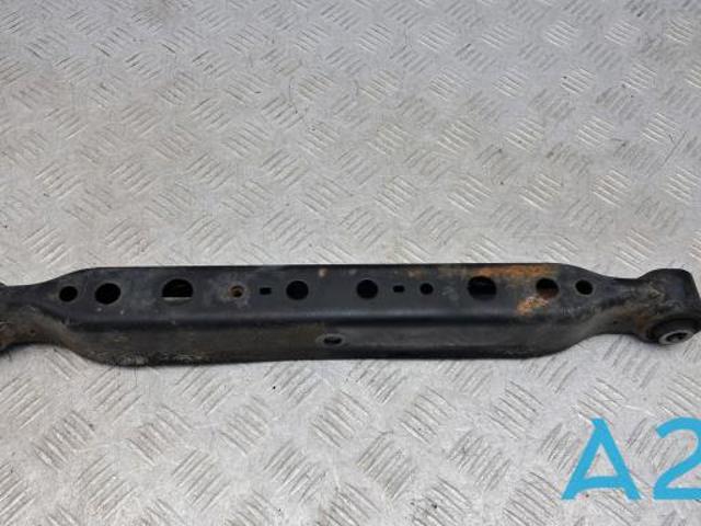 Рычаг задней подвески нижний, правый 55110JG01E NISSAN