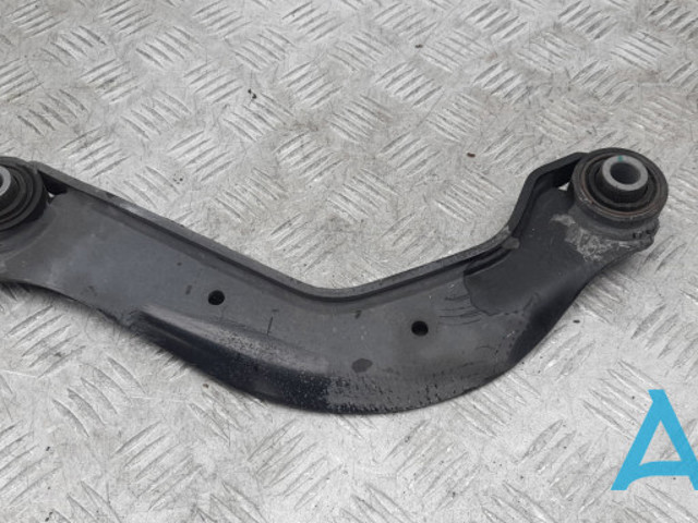 Балансир подвески задний правый 55120C2100 HYUNDAI