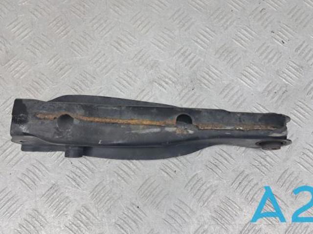 Рычаг задней подвески нижний, правый 551A06RR0B NISSAN