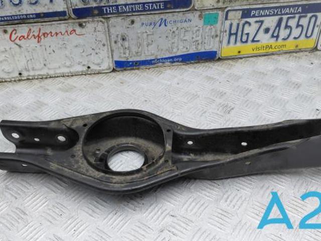 Рычаг задней подвески нижний, правый 55211L0000 HYUNDAI