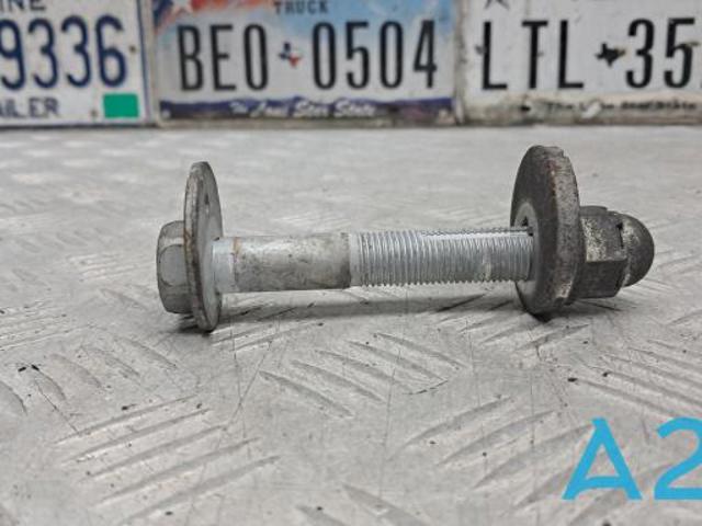 NISSAN 55226EN10B Болт крепления заднего развального рычага, внутренний в наличии Украина