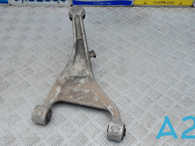 Рычаг подвески задний правый 555015AA0A NISSAN
