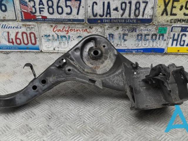 Рычаг/тяга задней подвески продольный нижний, левый 555024CA1D NISSAN