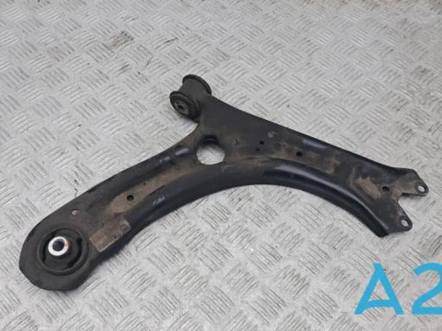 Рычаг передней подвески нижний, правый 561407152C VAG
