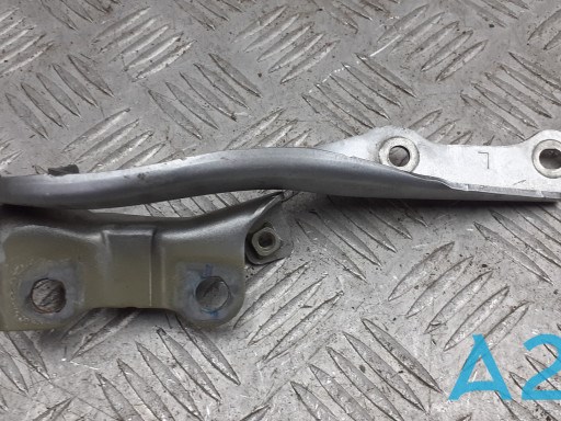 Завеса капота 57260AJ01A9P SUBARU