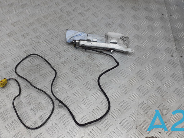 Подушка безопасности AIRBAG спинки сиденья, левого 5C0880241D VAG