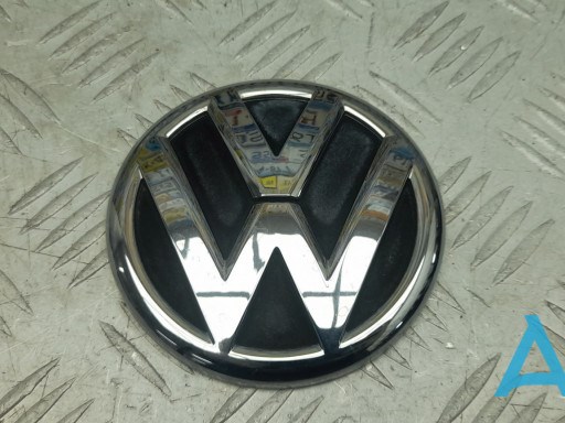 Фирменный значек на багажник Volkswagen Passat B7