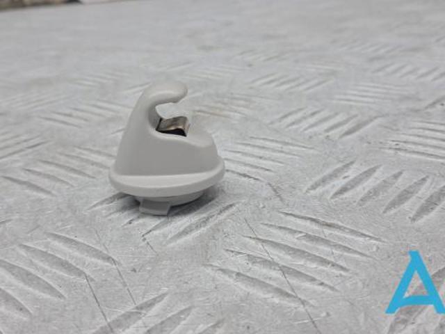 Фиксатор солнцезащитного козырька 5G0857561BRM5 VAG