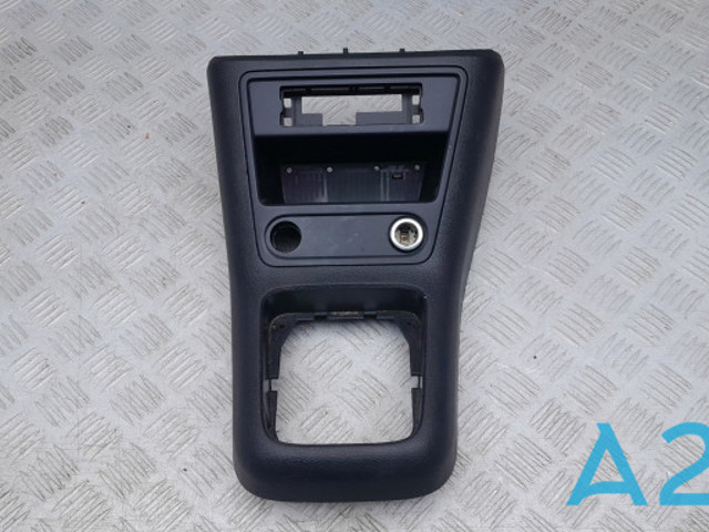 Накладка консоли рычага переключения передач АКПП 5M1863487B82V VAG
