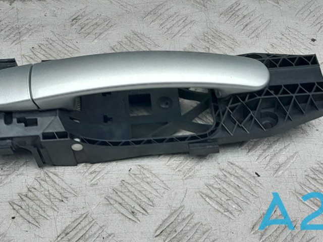 Внешняя ручка правой двери 5N0837205FGRU VAG