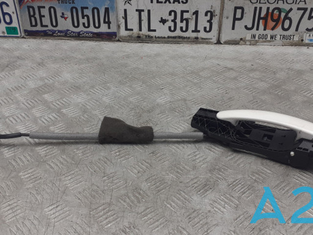 Ручка правой передней двери 5N0837205MGRU VAG