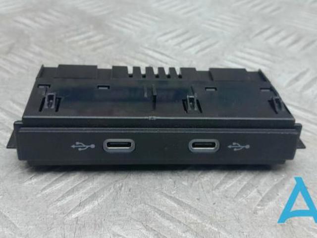 USB-разветвитель 5NA035736 VAG