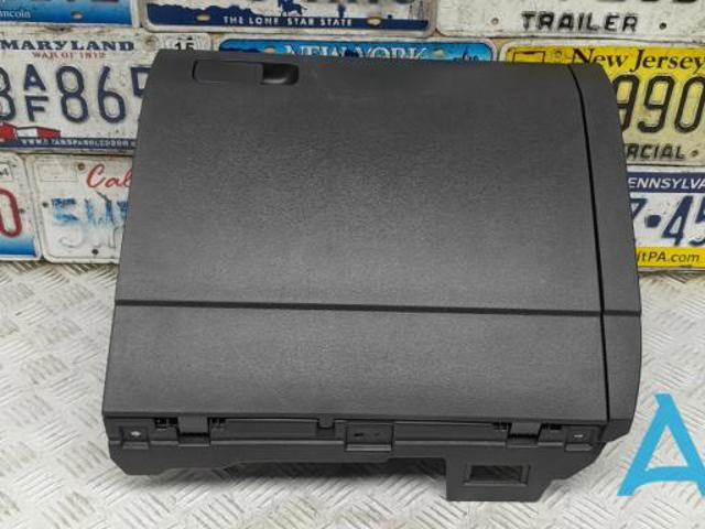 VAG 5NN857114A82V Ящик перчаточный (бардачок) в наличии Черкассы