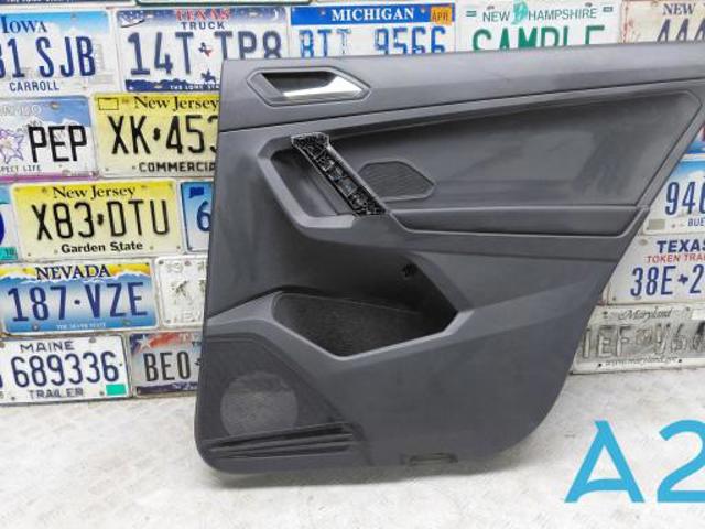 Карточка обшивки задней правой двери 5NN867210GMAQ VAG