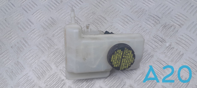 Бачок главного тормозного цилиндра (тормозной жидкости) Фольксваген Пассат B8