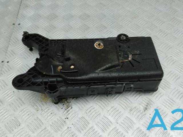 Поддон АКБ 5QF915331C VAG