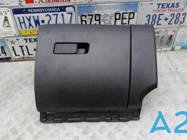 Крышка бардачка 5UT24DX9AC CHRYSLER