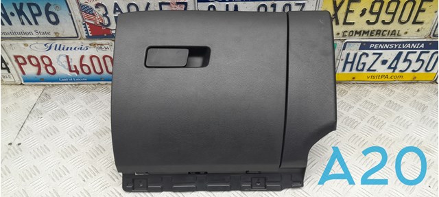 CHRYSLER 5UT24DX9AC Крышка перчаточного ящика (бардачка) в наличии Харьков