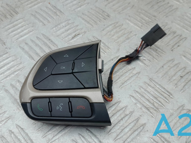 5UX06LXHAA CHRYSLER Блок кнопочных переключателей рулевого колеса купить в Ужгород