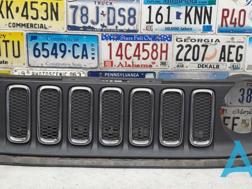 Решетка 5XB15LS1AA CHRYSLER