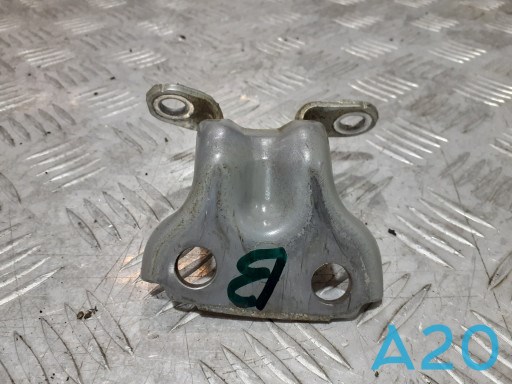 Петля задней двери, правой 60470FG0009P SUBARU