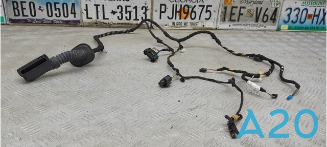 Электропроводка задней двери 61126812218 BMW