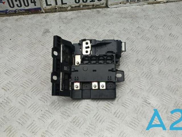 Блок предохранителей задний, салонный 61146841702 BMW