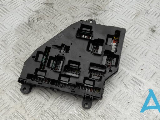 Блок предохранителей задний, салонный 61149234423 BMW