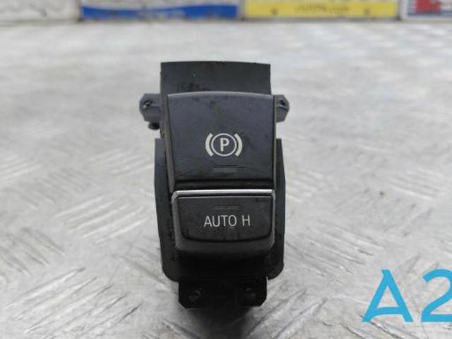 Клавиша электромеханического стояночного тормоза 61319877889 BMW