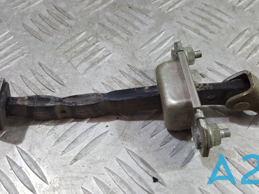 Ограничитель открывания задней двери 62124FG002 SUBARU