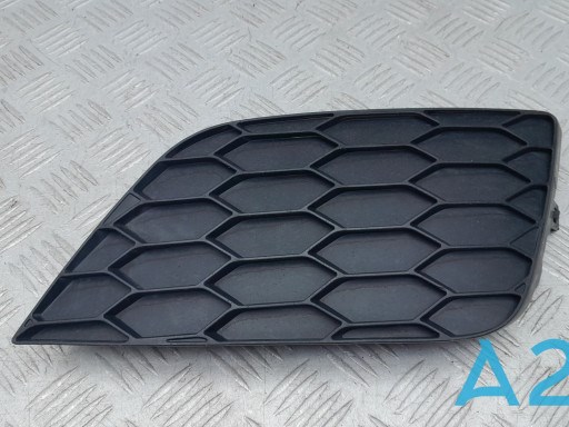 Заглушка ПТФ бампера переднего правая 622564AF0B NISSAN