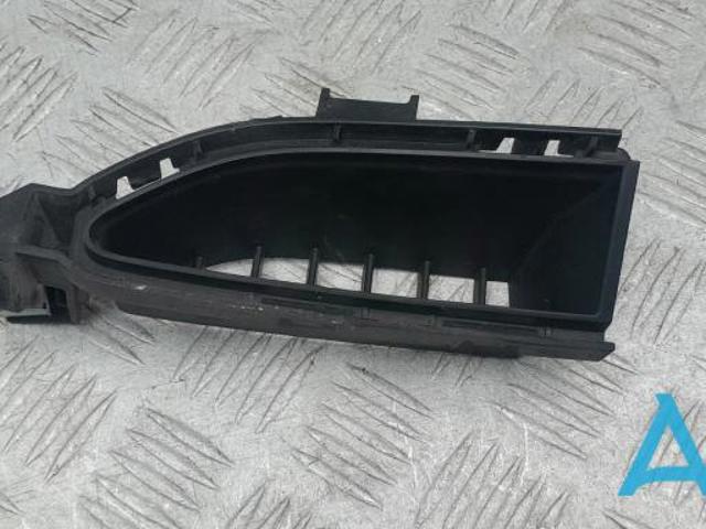  Решетка переднего бампера левая 622576RR0A NISSAN