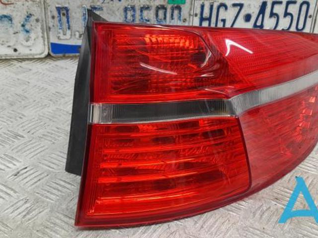Задний правый внешний фонарь 63217179986 BMW