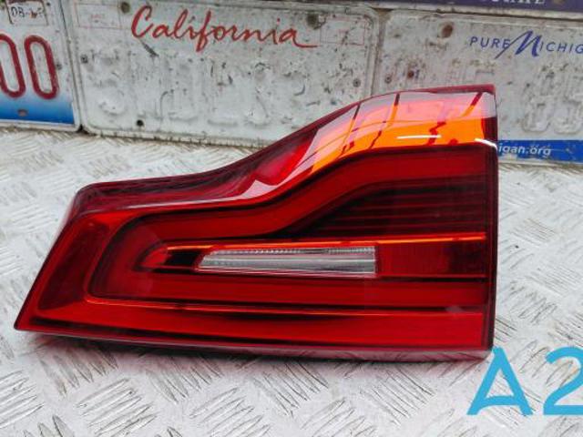 Задний левый внутренний фонарь 63219853375 BMW