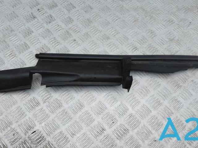 Уплотнитель крыла 638285NA0A NISSAN