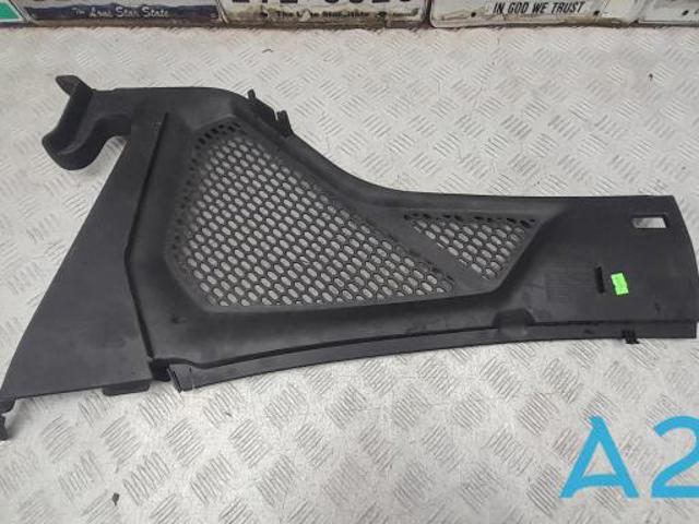 Решетка стеклоочистителей, правая 64319245594 BMW