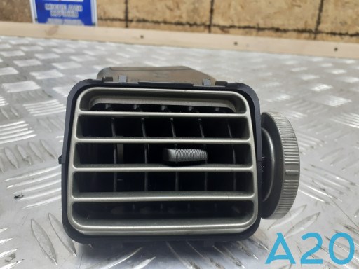 Решетка воздуховода правая 66110FG002 SUBARU