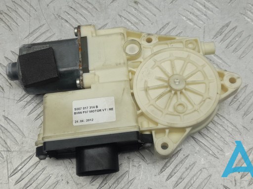 Мотор стеклоподъемника двери передней, правой 67627207008 BMW