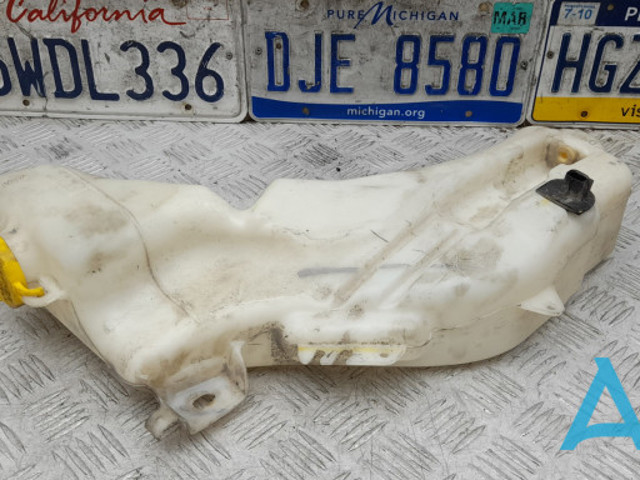 Водяной бачок омывателя стекла 68041379AA CHRYSLER