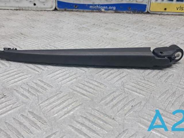 Поводок дворника заднего стекла 68197110AA CHRYSLER