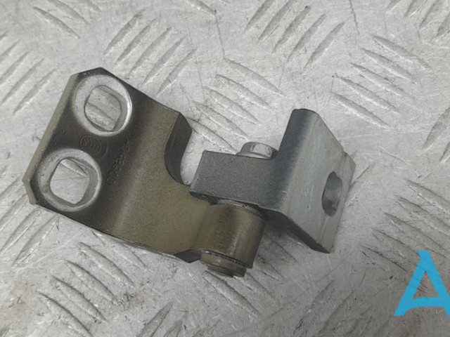 Петля передней двери левая 68200963AA CHRYSLER
