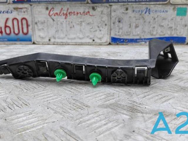Кронштейн бампера заднего, внешний правый 68244462AB CHRYSLER
