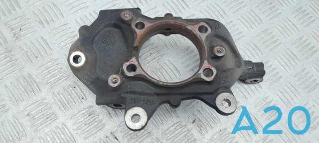 Цапфа поворотная правая 68246618AA CHRYSLER