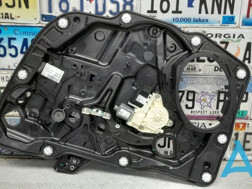 Стеклоподъемник передней правой двери 68268758AA CHRYSLER
